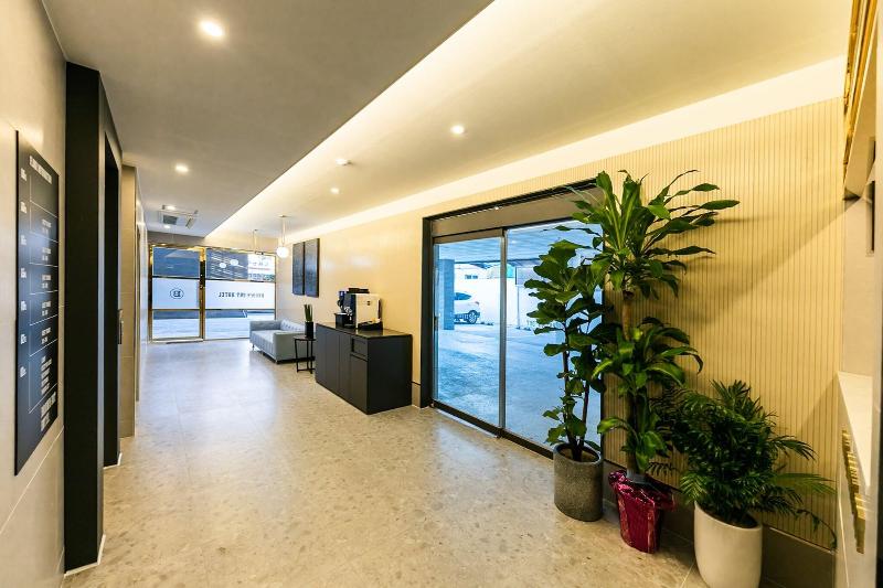 Brown Dot Hotel Sasang Renecite image