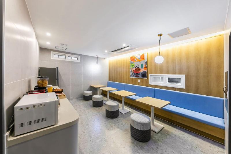 Brown Dot Hotel Sasang Renecite image