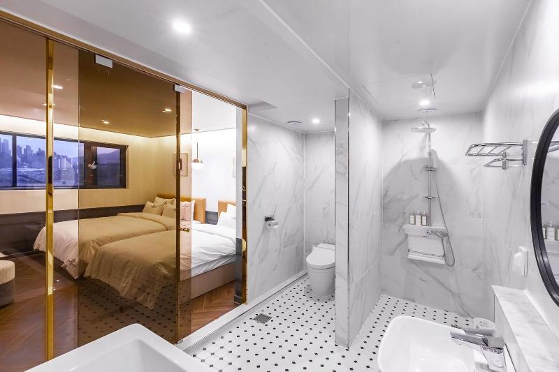 Brown Dot Hotel Sasang Renecite image