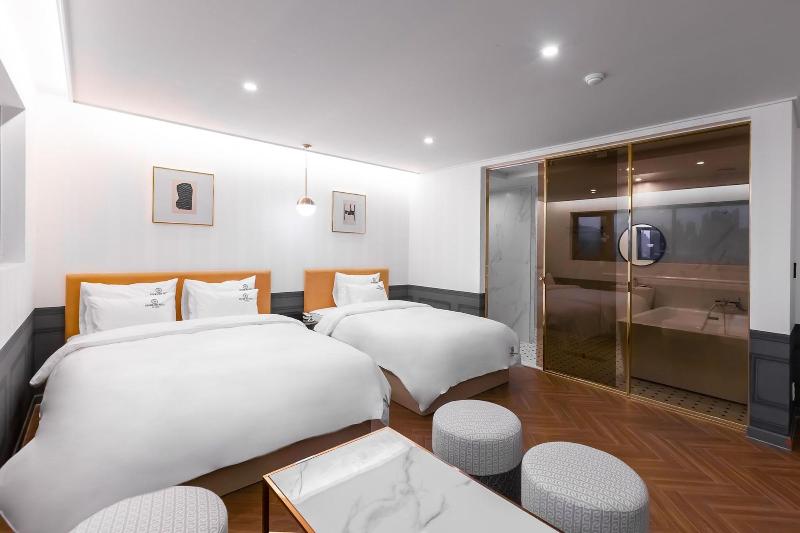 Brown Dot Hotel Sasang Renecite image