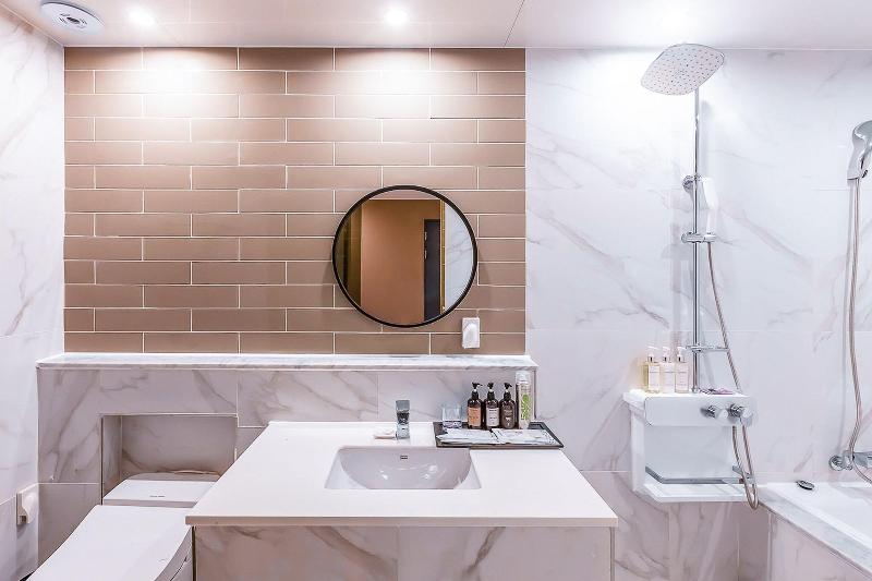 Brown Dot Hotel Sasang Renecite image