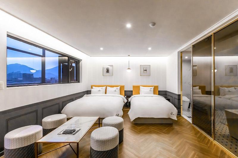 Brown Dot Hotel Sasang Renecite image