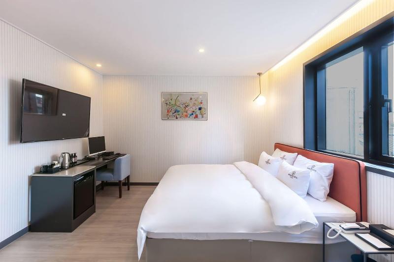 Brown Dot Hotel Sasang Renecite image