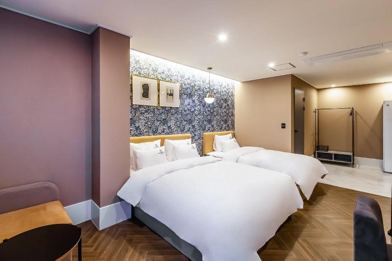 Brown Dot Hotel Sasang Renecite image
