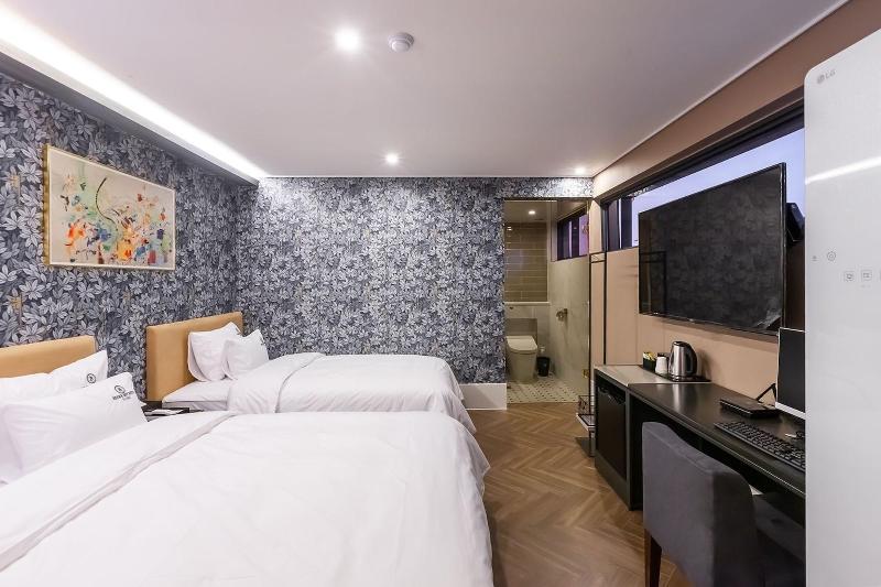 Brown Dot Hotel Sasang Renecite image