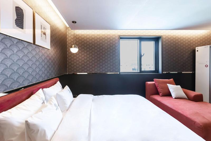 Brown Dot Hotel Sasang Renecite image