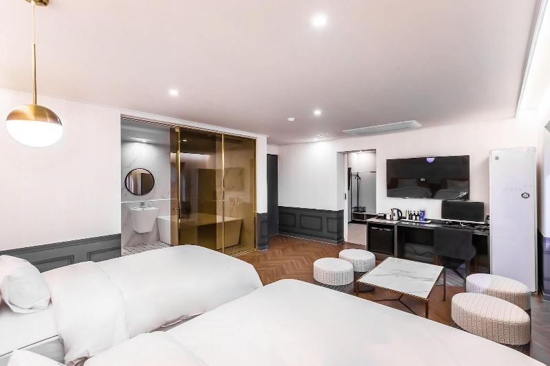 Brown Dot Hotel Sasang Renecite image