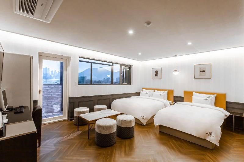 Brown Dot Hotel Sasang Renecite image