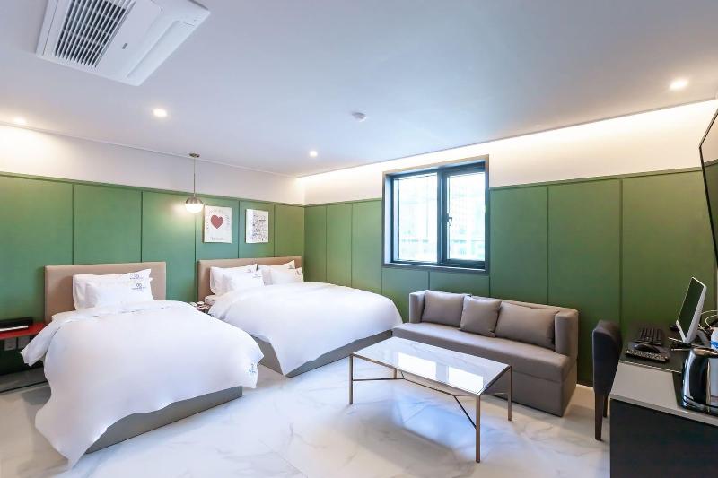 Brown Dot Hotel Sasang Renecite image