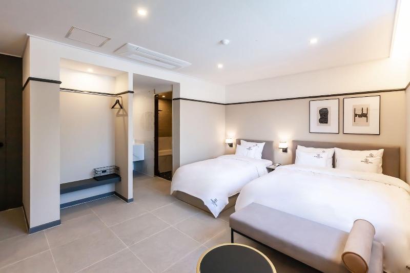 Brown Dot Hotel Sasang Renecite image