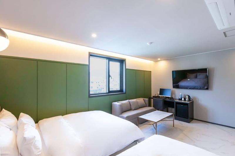 Brown Dot Hotel Sasang Renecite image
