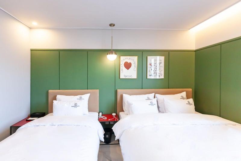 Brown Dot Hotel Sasang Renecite image