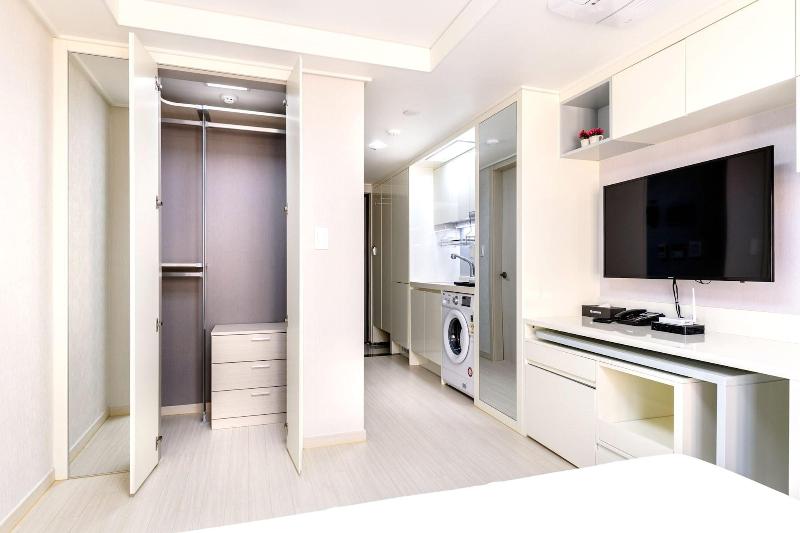 Shinshin Hotel Seogwipo image