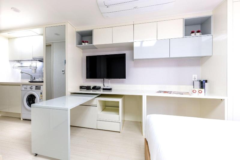 Shinshin Hotel Seogwipo image