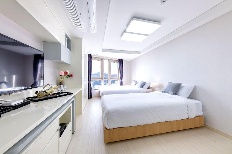 Shinshin Hotel Seogwipo image