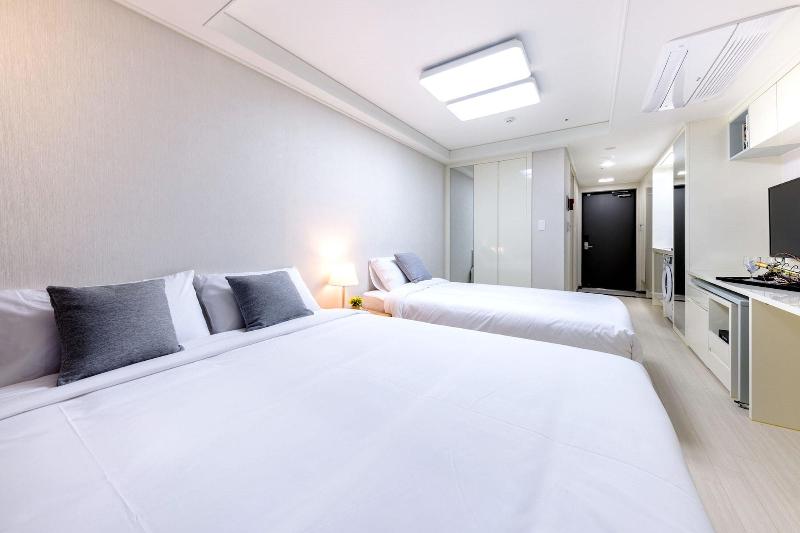 Shinshin Hotel Seogwipo image