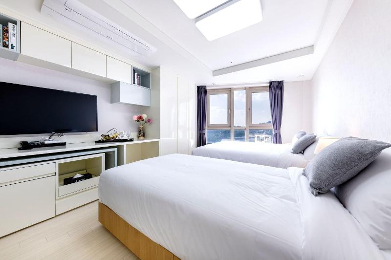Shinshin Hotel Seogwipo image