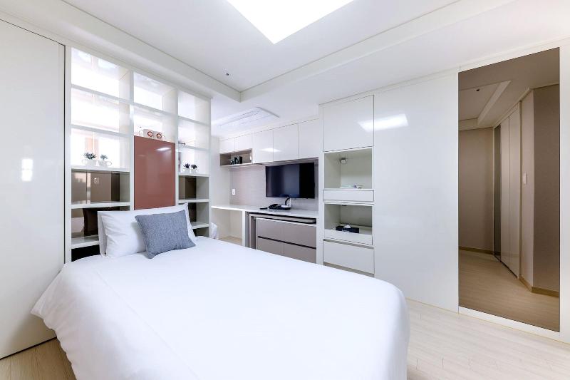 Shinshin Hotel Seogwipo image