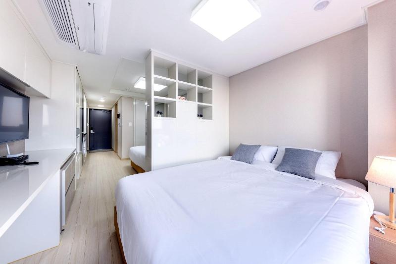 Shinshin Hotel Seogwipo image