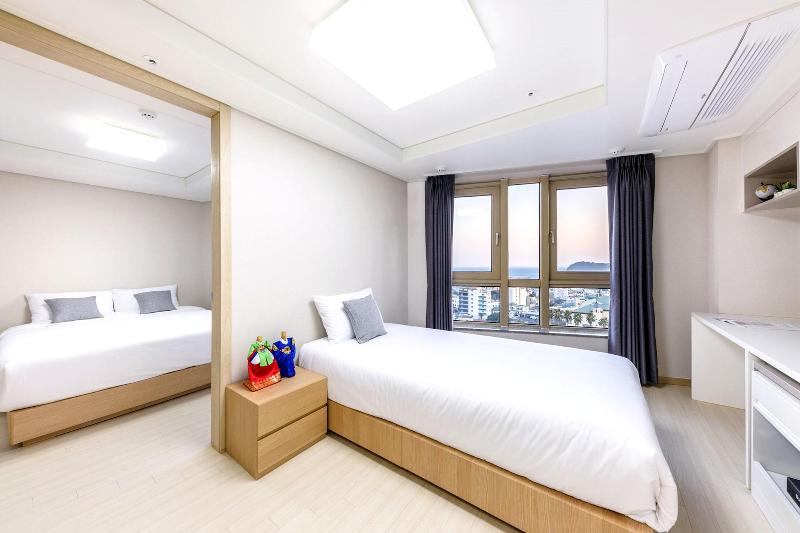 Shinshin Hotel Seogwipo image