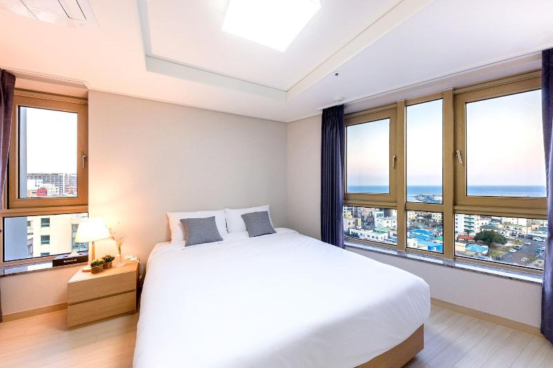 Shinshin Hotel Seogwipo image