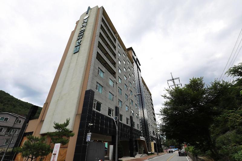 Ace Family Hotel image