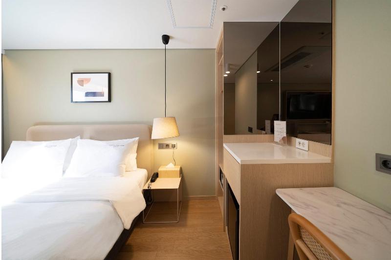 Ocean 2 Heaven Hotel&Spa Jagalchi image