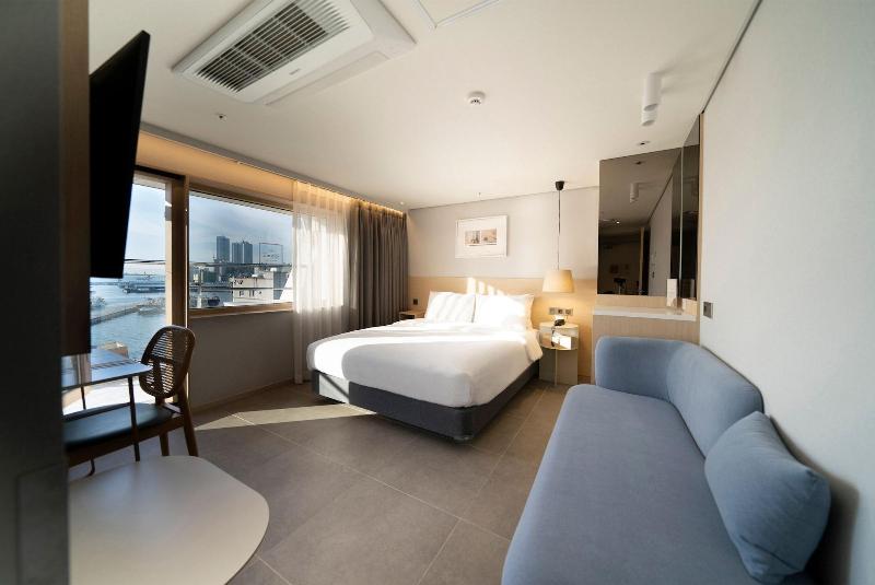 Ocean 2 Heaven Hotel&Spa Jagalchi image