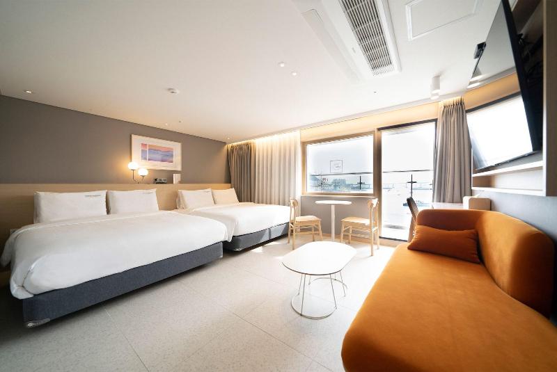 Ocean 2 Heaven Hotel&Spa Jagalchi image