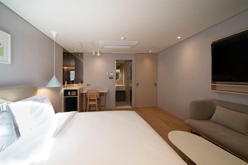 Ocean 2 Heaven Hotel&Spa Jagalchi image