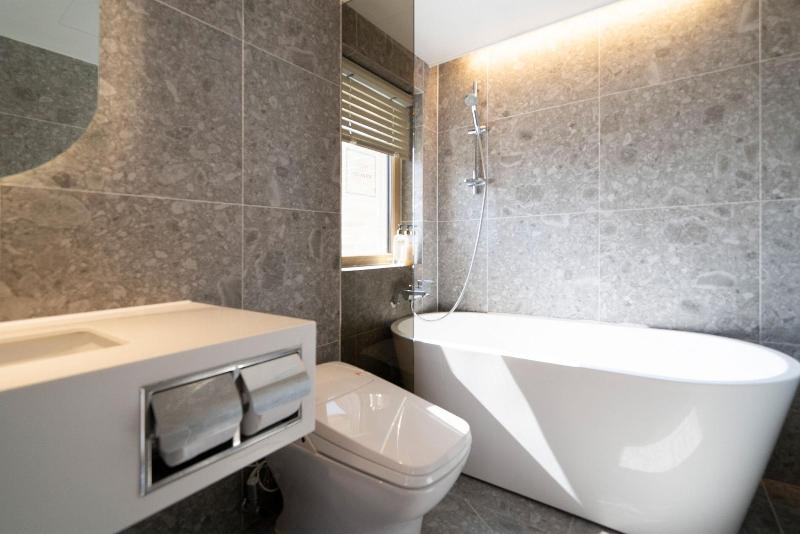 Ocean 2 Heaven Hotel&Spa Jagalchi image