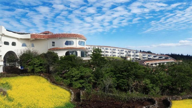 Club ES Jeju Resort