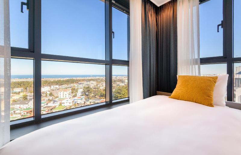 Ventimo Hotel & Residence Jeju image