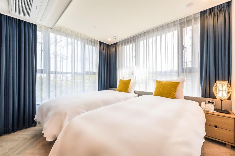 Ventimo Hotel & Residence Jeju image