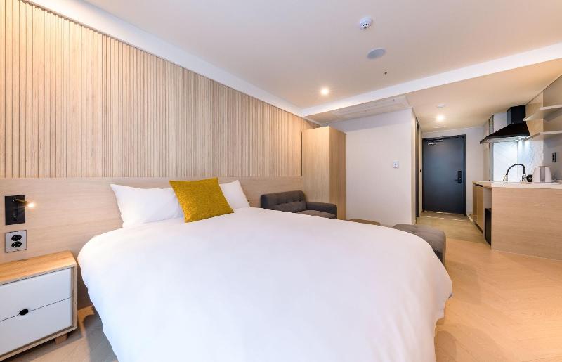Ventimo Hotel & Residence Jeju image