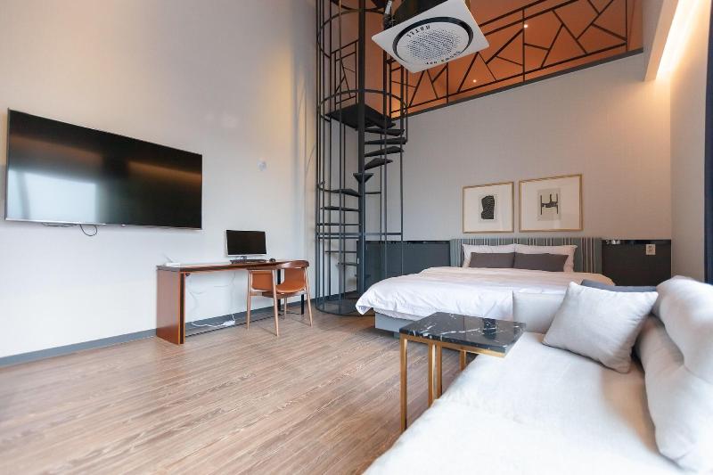 Brown-Dot Hotel Gyeongju image