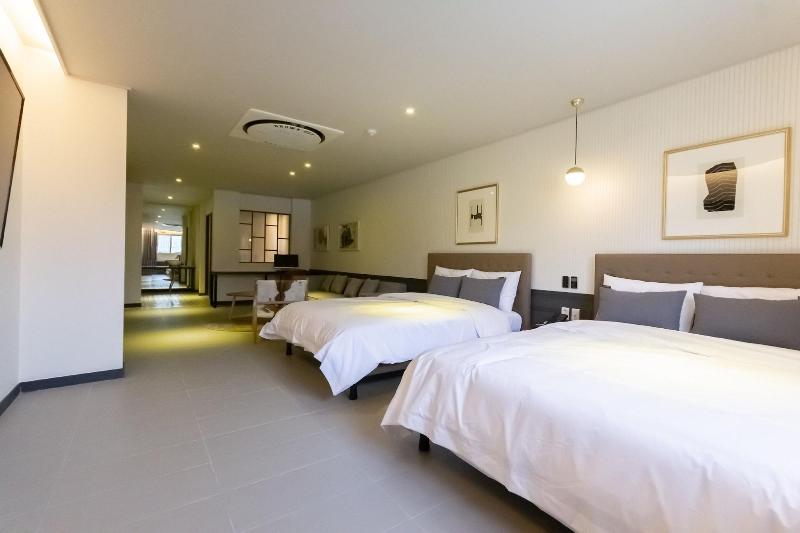 Brown-Dot Hotel Gyeongju image