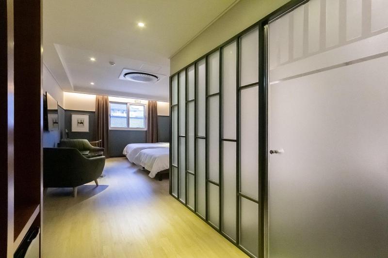 Brown-Dot Hotel Gyeongju image