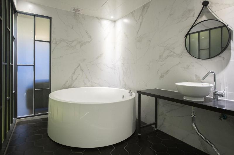 Brown-Dot Hotel Gyeongju image