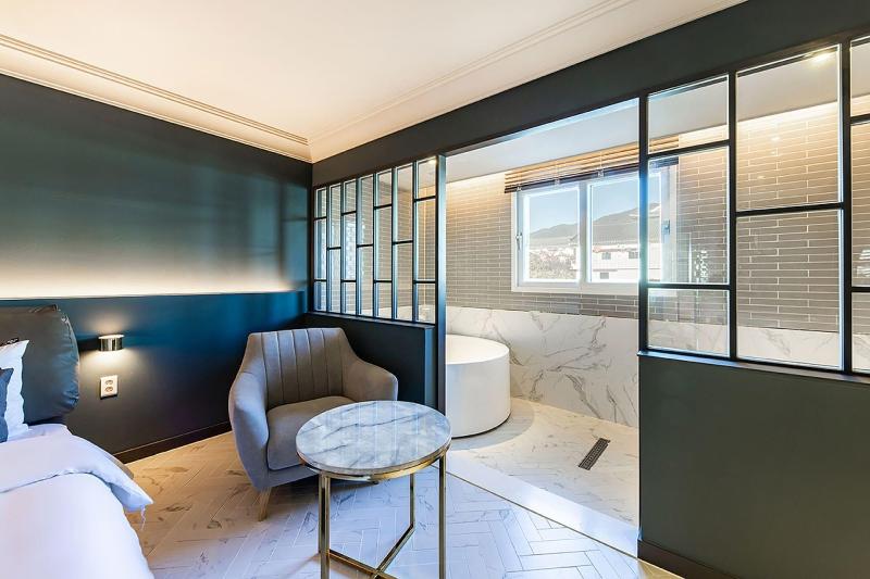 Brown-Dot Hotel Gyeongju image