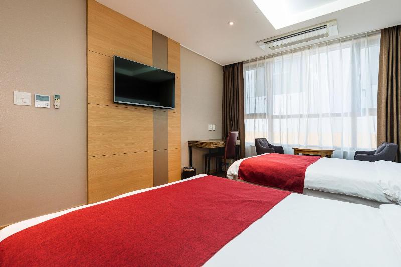 Eastern Hotel Jeju image