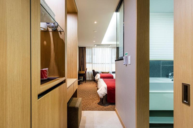 Eastern Hotel Jeju image