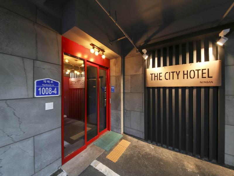 The City Hotel image