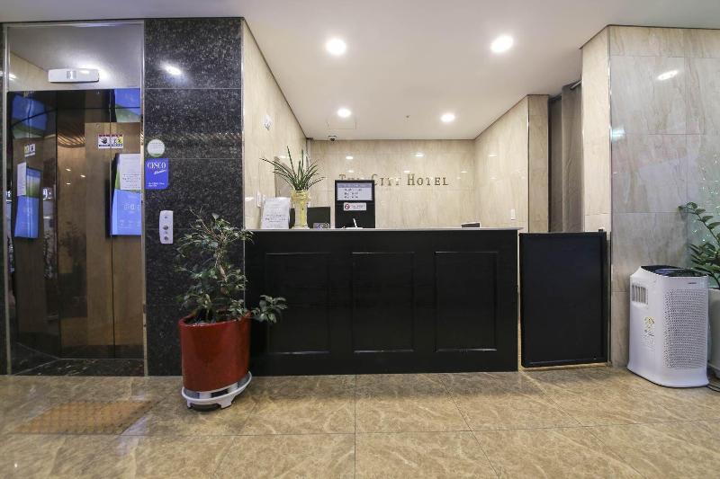 The City Hotel image