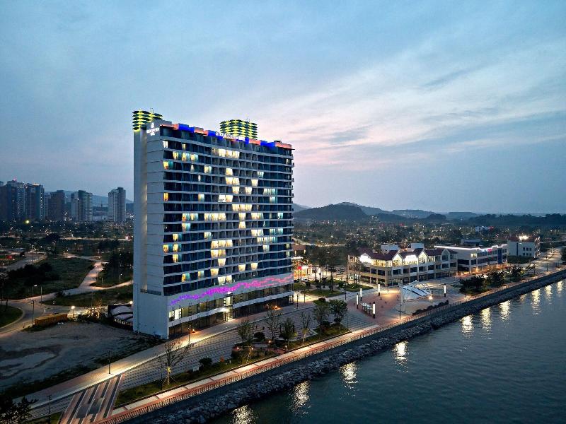 Ocean Soleview Hotel image