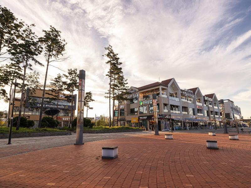 Ocean Soleview Hotel image