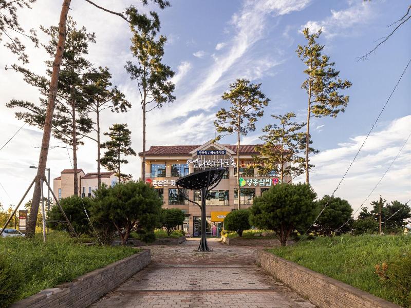 Ocean Soleview Hotel image