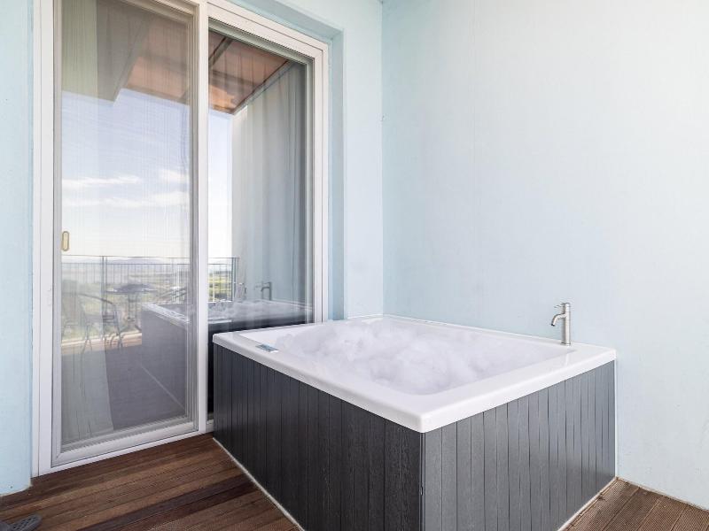 Ocean Soleview Hotel image