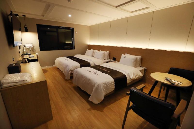 Forest 701 Hotel image