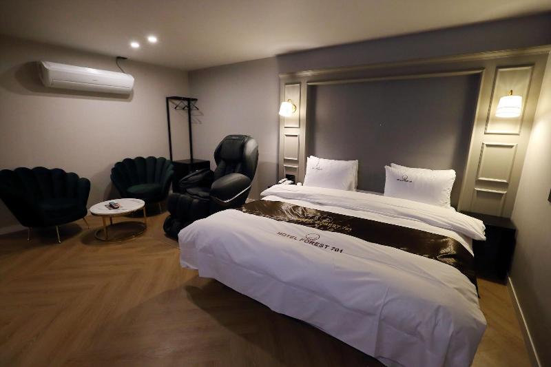 Forest 701 Hotel image